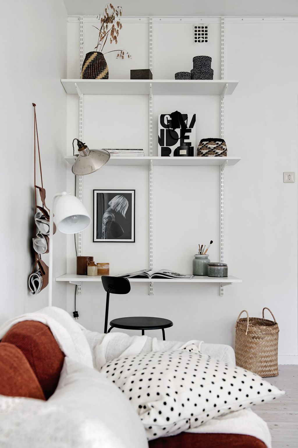 Kynäteline pöytään, mutta mikä? 